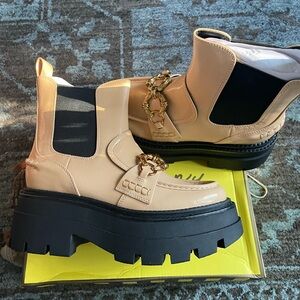 Sam Edelman CIRCUS NY Tan & Black Ankle Platform Boots with Gold Chain Accent